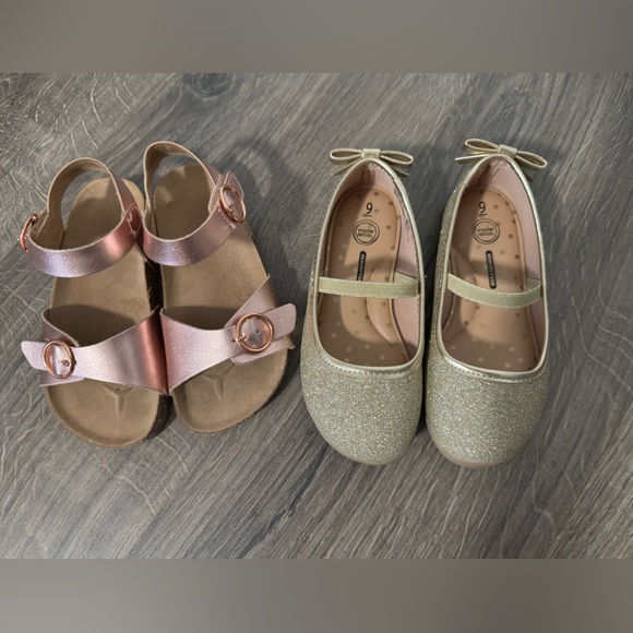 Sandals - Picture 2 of 3